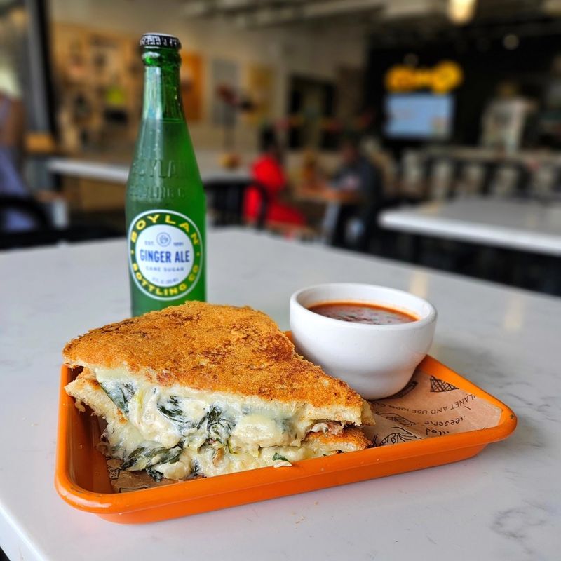 When To Go For A Calmer Meal