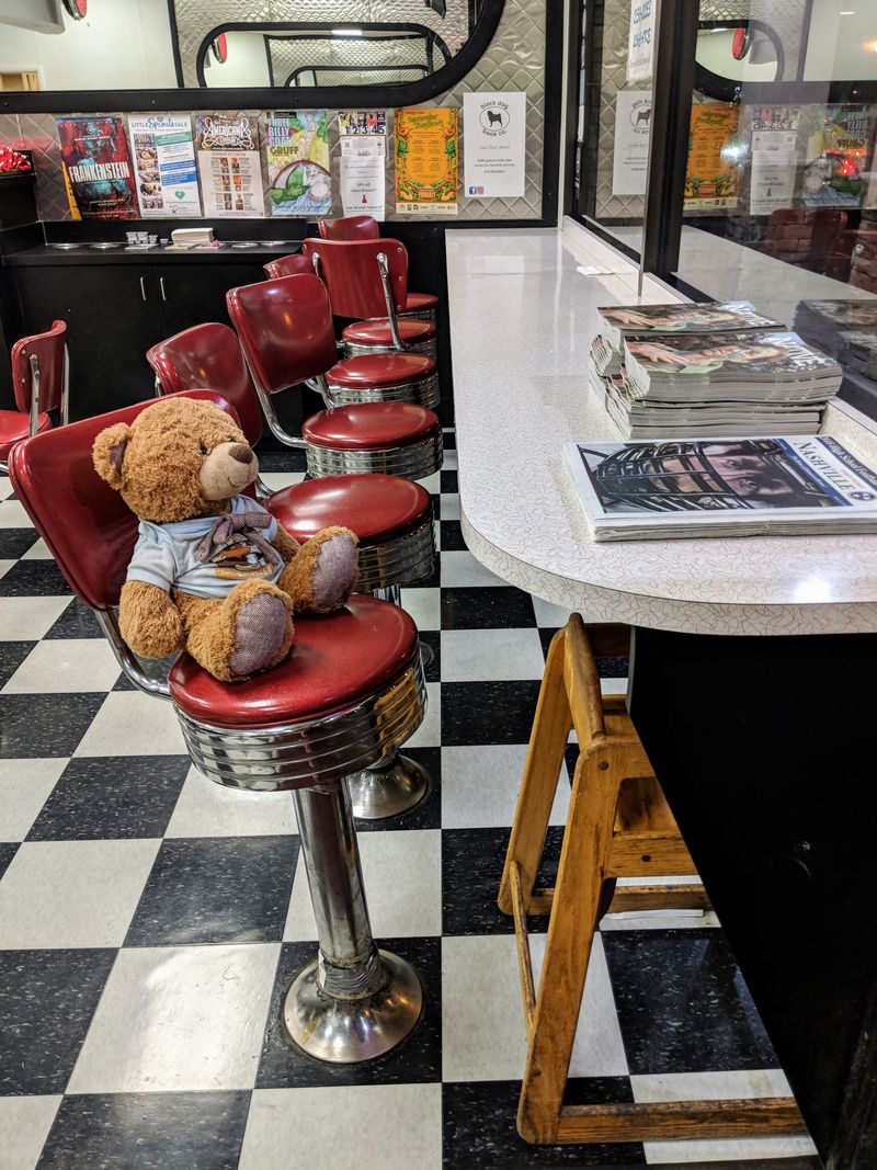 Fox's Donut Den – 3900 Hillsboro Pike #2, Nashville, TN 37215