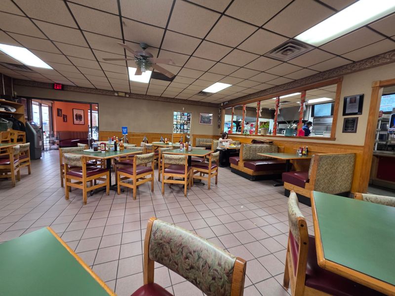 Swett’s Restaurant – 2725 Clifton Ave, Nashville, TN 37209