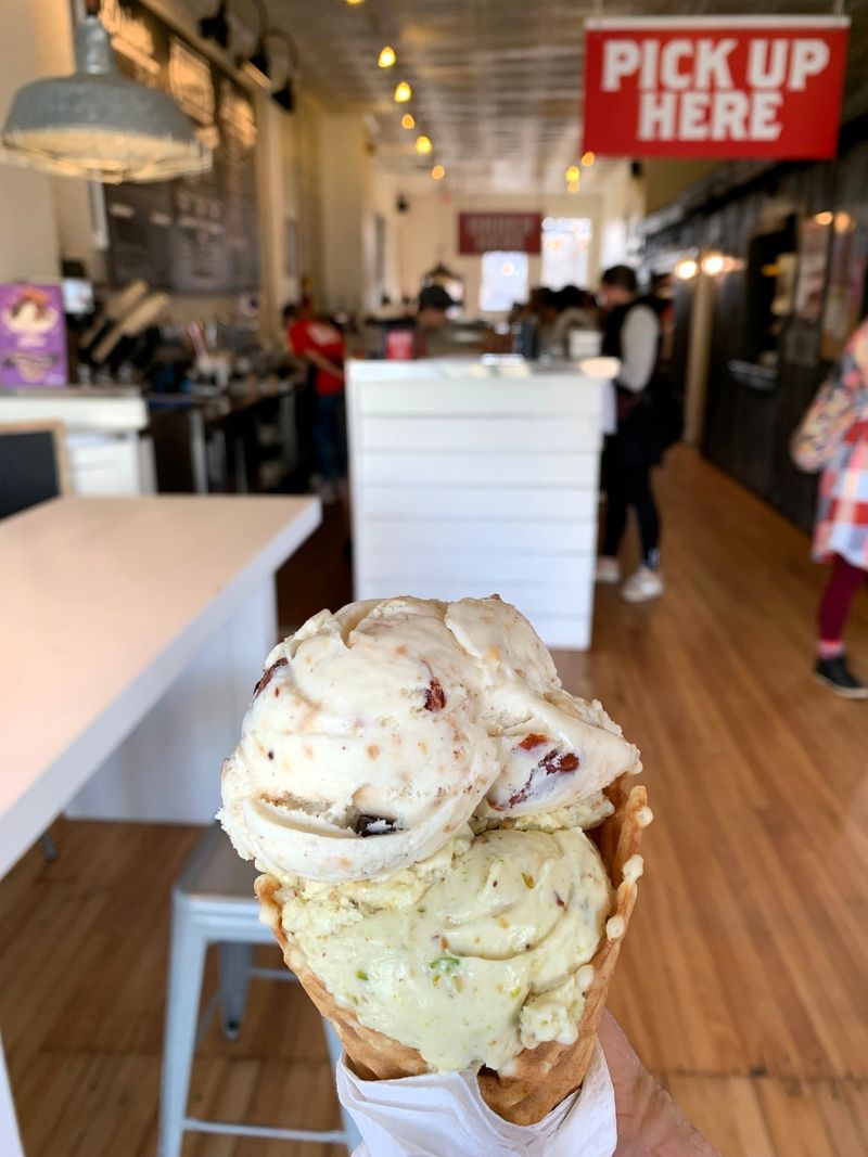 Navigating Crowds With Ease