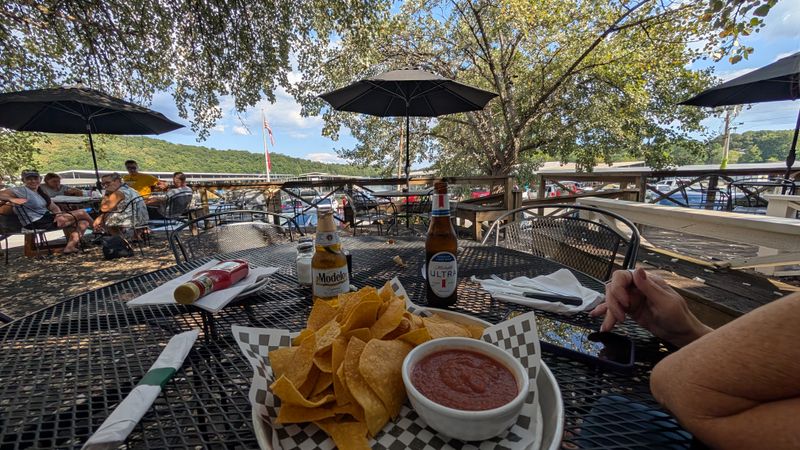 Steve’s Landing Waterfront Grill