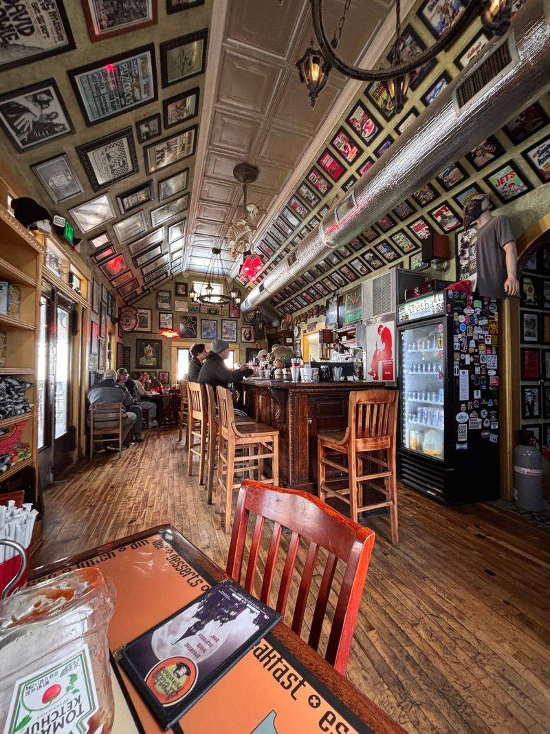 Inside The Punk-Rock Breakfast Vibe