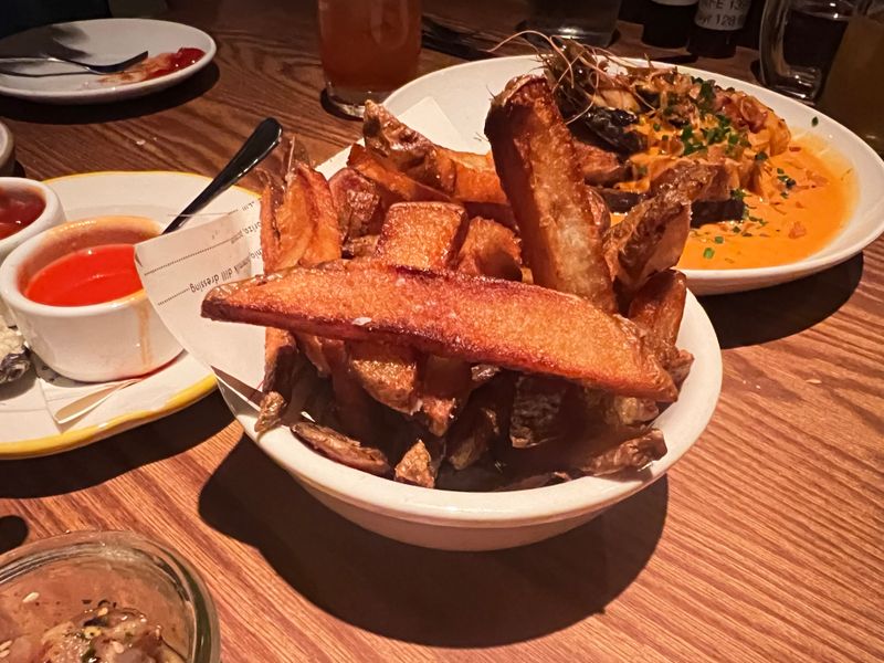 Sides, Comforts, And Sharing Style