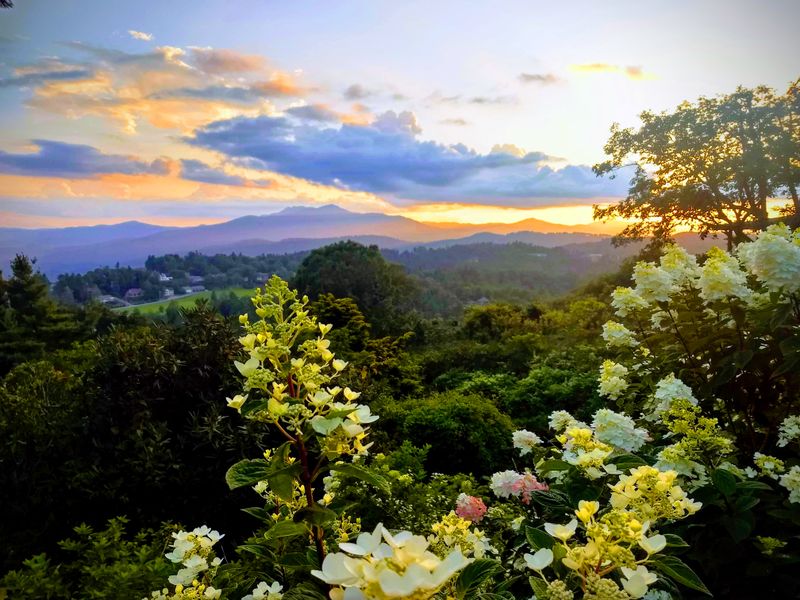 Blowing Rock: A Small Town With Big Scenic Views