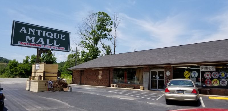 Antique Mall, 1386 Wears Valley Rd, Pigeon Forge, TN 37863