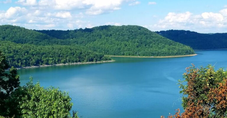 10 Refreshing Tennessee Lakeside Day Trips To Take This Spring (And Don’t Regret)