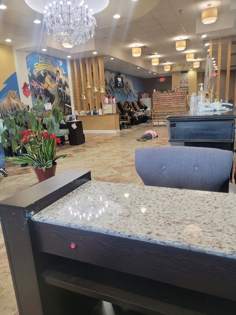 Suite Beauty Of The Smokies And Personal Care Services