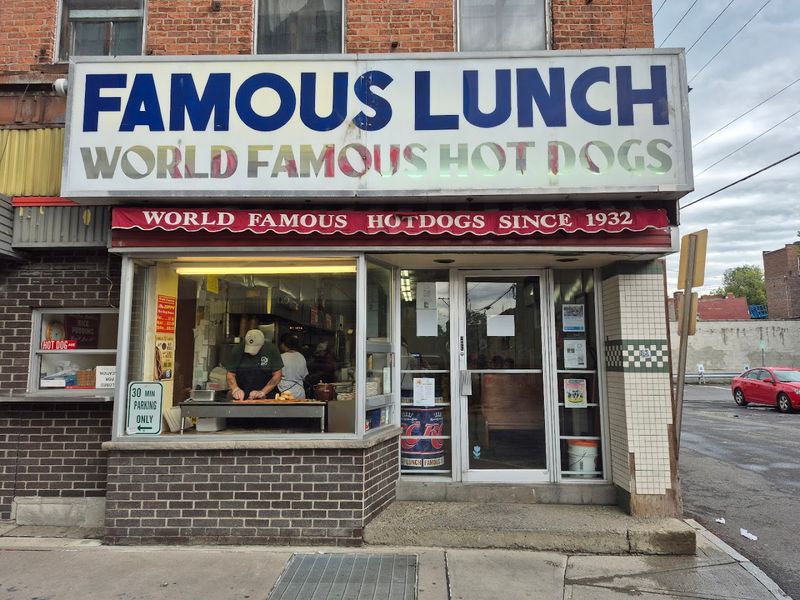 Famous Lunch (Troy)