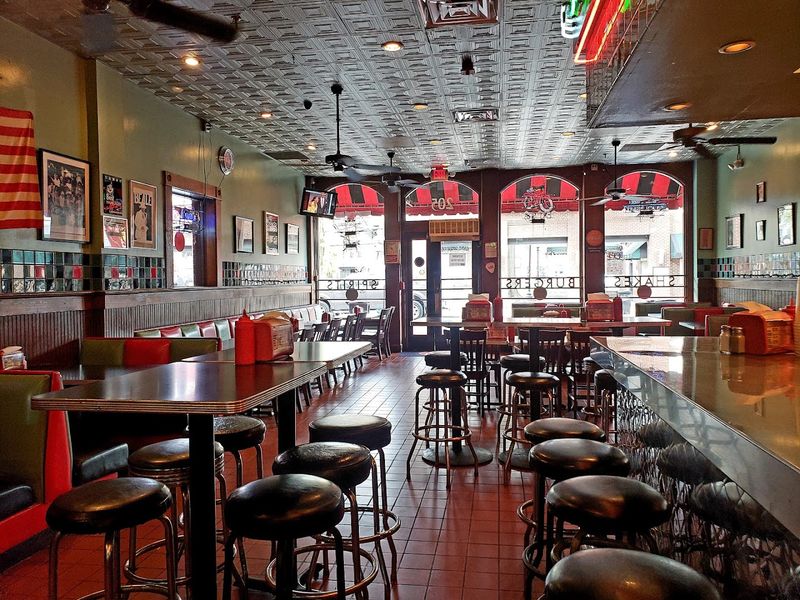 Operating Hours That Work For Late-Night Cravings Too