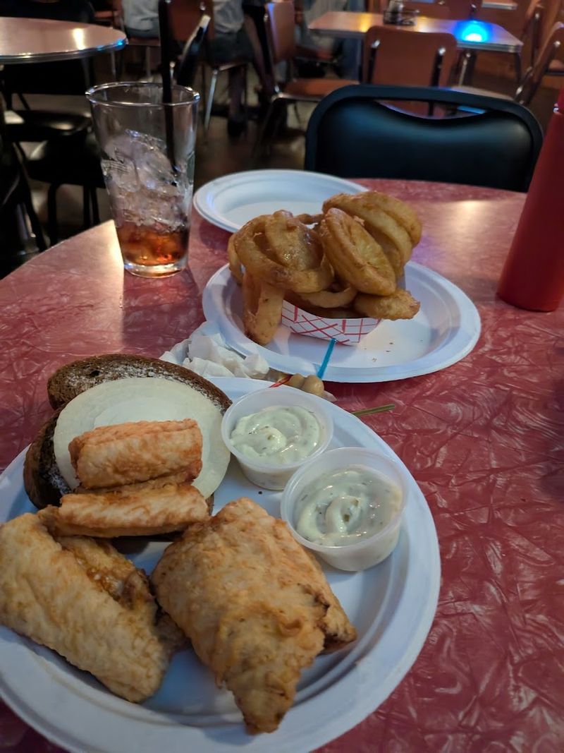 A Setting That Feels Unchanged Over Time