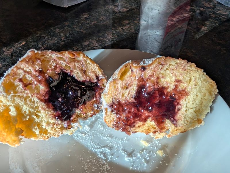 A Menu Focused On Simple, Traditional Donut Flavours