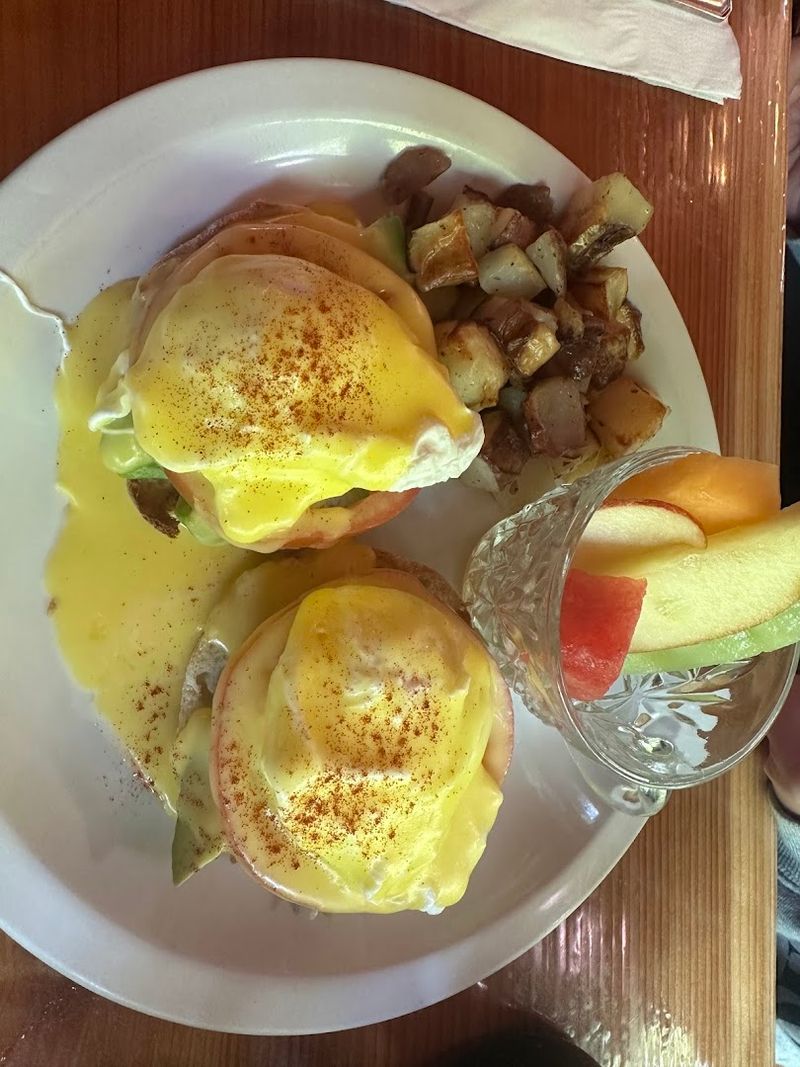 Eggs Benedict That Draw Diners From Across The State