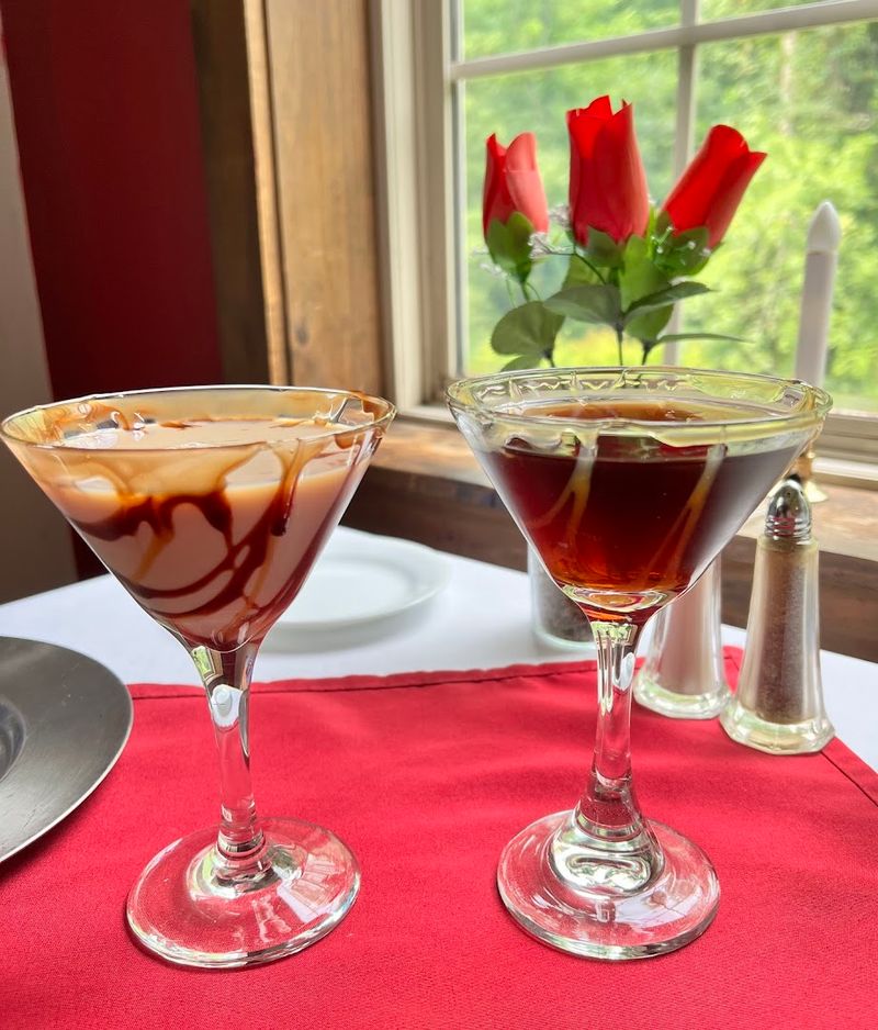 Christine's Creekside Inn: Perfect For Family Meals And Date Nights