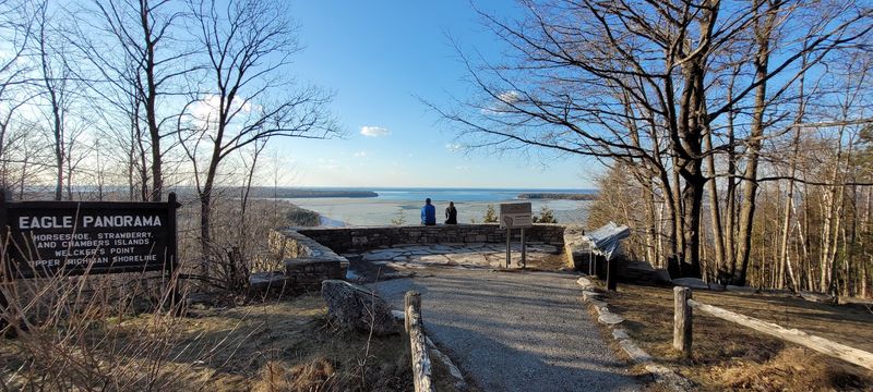 A Scenic Ridge Walk Along The Niagara Escarpment
