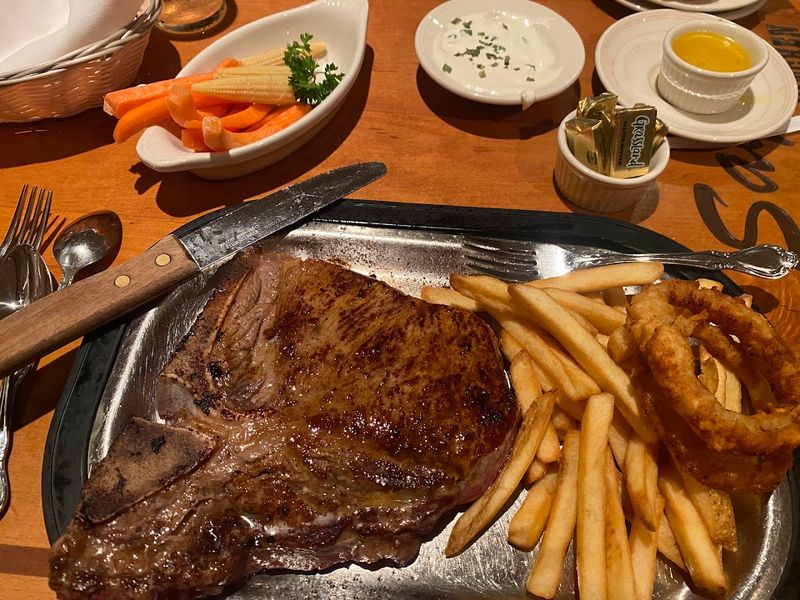 A Portland Dining Landmark Known Across Oregon