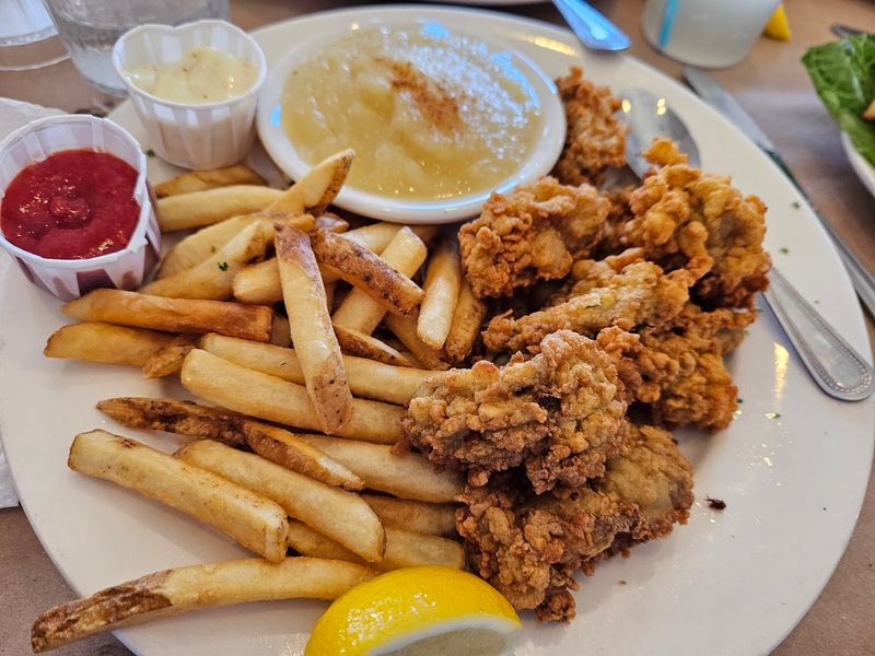 Generous Seafood Portions That Keep People Coming Back