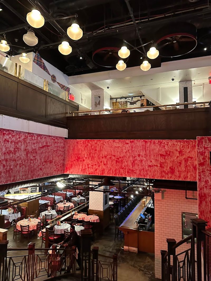 The Atmosphere Brings Old New York To Life