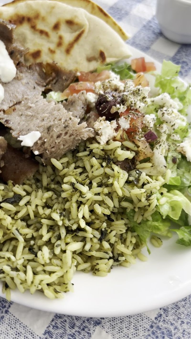 Generous Portions That Keep Diners Coming Back