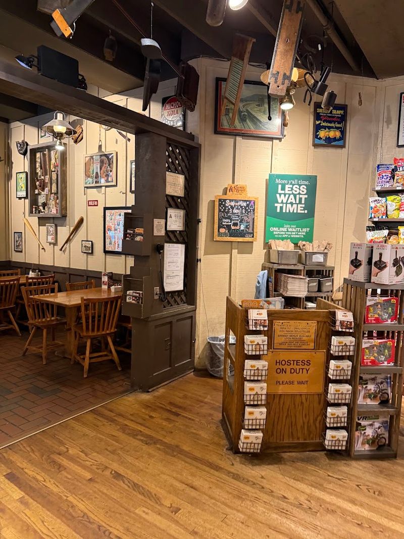 Dining Spots And Snack Stops That Keep Shoppers Energized