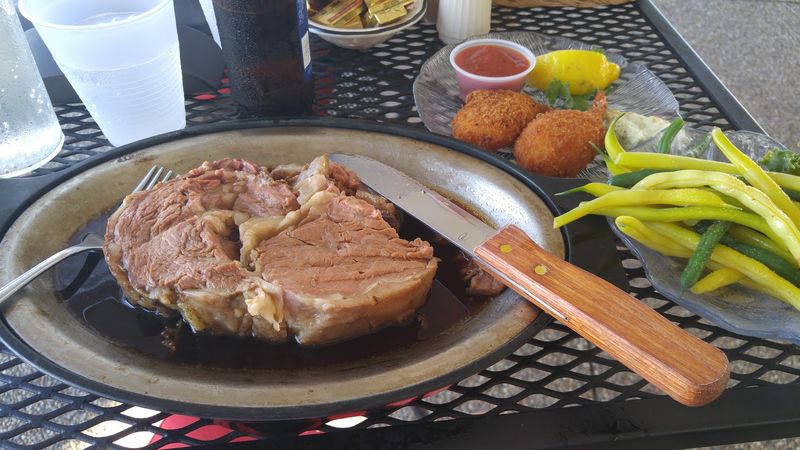 Where Lobster And Prime Rib Share The Spotlight