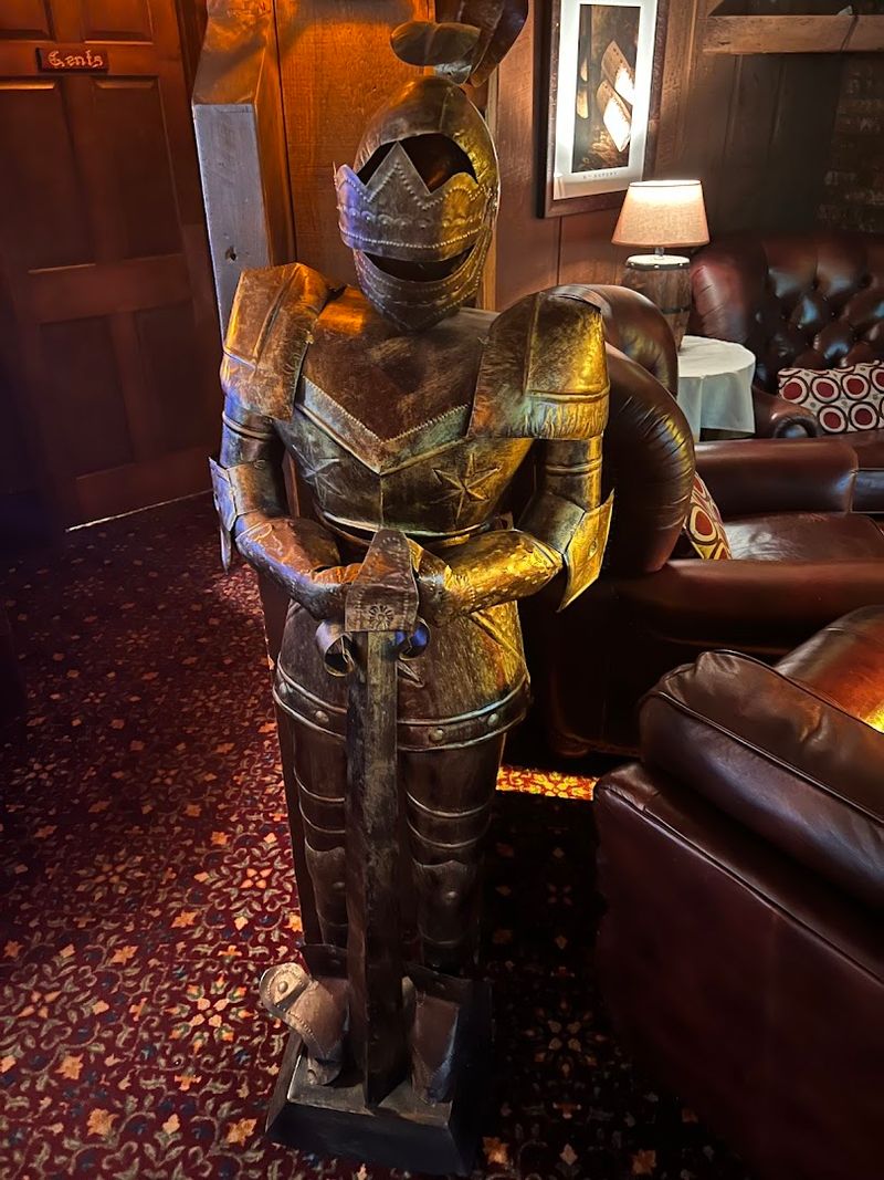 Why The English Inn Deserves A Spot On Your Itinerary