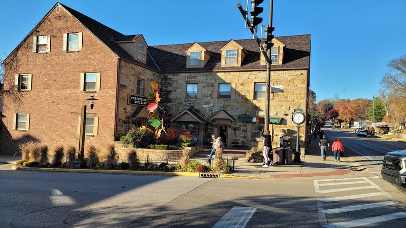 Traffic And Parking Challenges During Peak Tourist Season