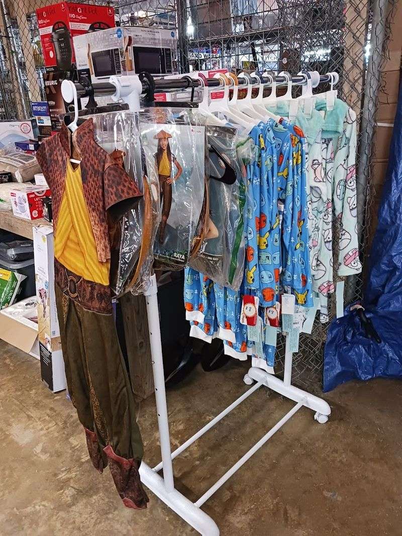 Indoor Booths That Keep The Shopping Going Rain Or Shine