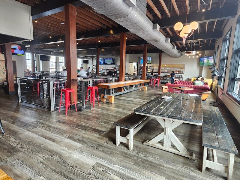 Strawberry Alley Ale Works, Clarksville