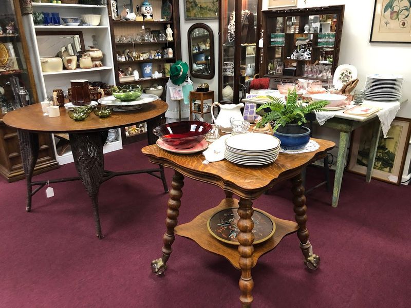 Fox Lake Country Antique Mall