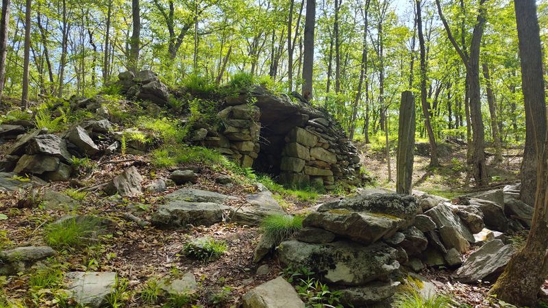The Stone Chambers Of Putnam County