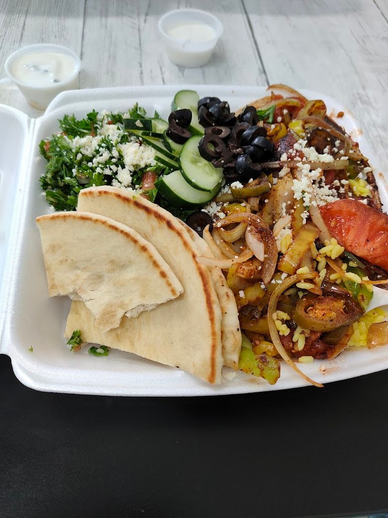 Why Road Trippers Keep Stopping Here On The Way Through Tennessee