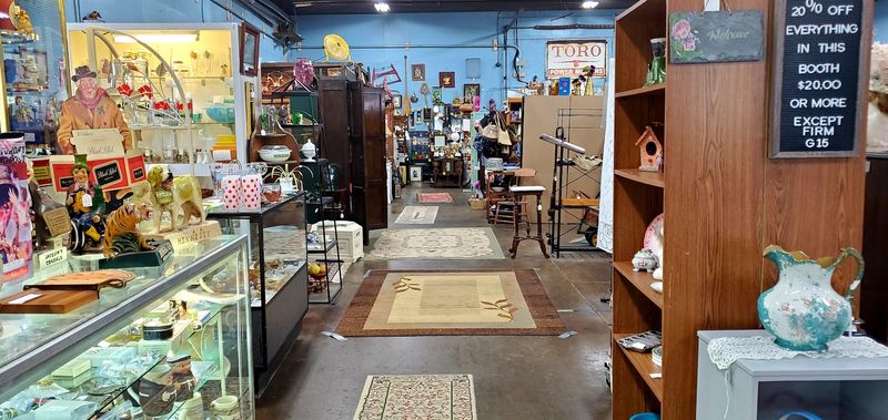 Lewiston Antique Mall – Sanborn