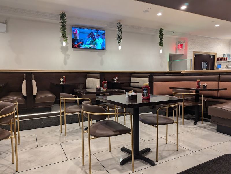 Lunch And Dinner Prove That ZAZA Is Not A One-Trick Pony