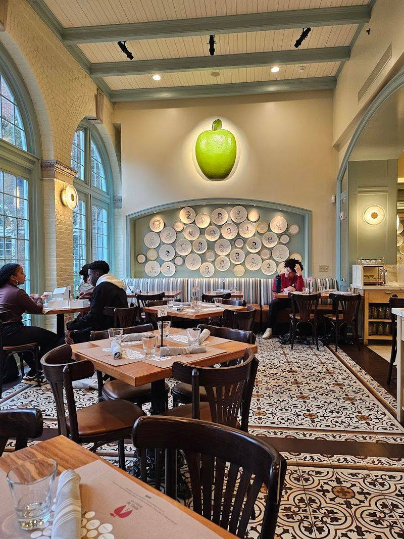 Apple Pie Bakery Café