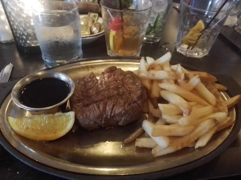 This Classic Wisconsin Supper Club Keeps Things Simple