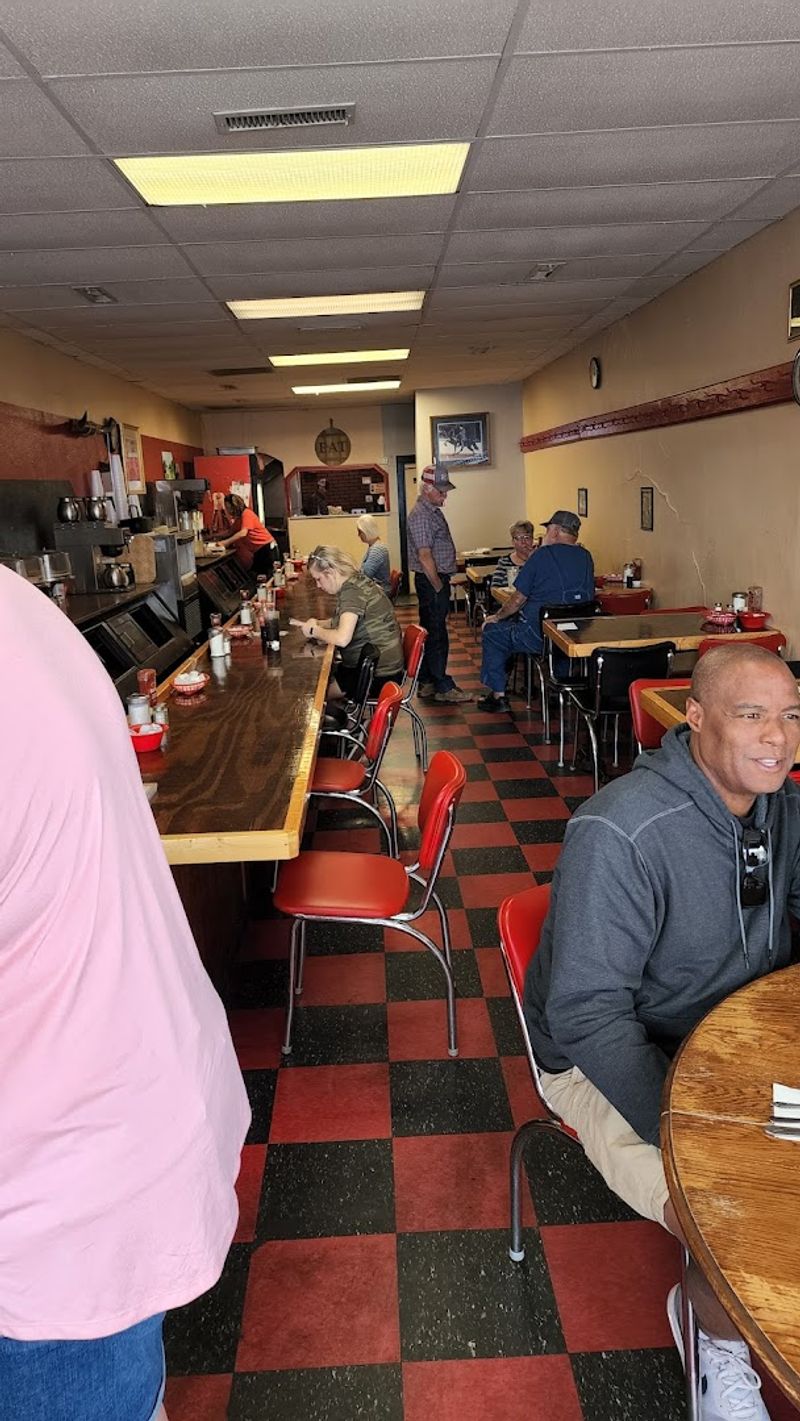 The Warm, Unhurried Atmosphere That Keeps People Returning