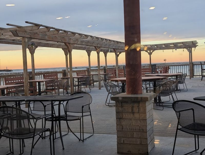 Demetri's On The Lake (Dunkirk)