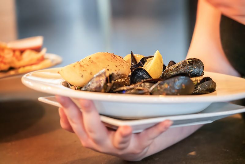 Why Eddie's Is A Must-Visit For Lake Lovers