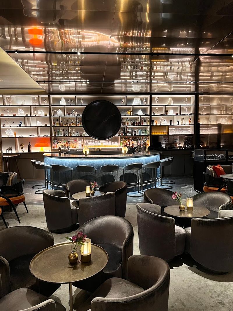 Glamorous Atmosphere