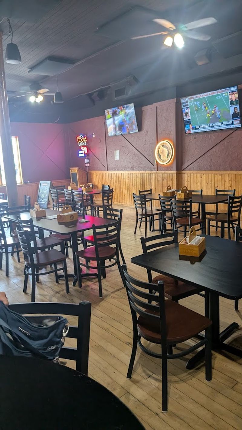 A Tiny Germantown Smokehouse With Serious BBQ Skills