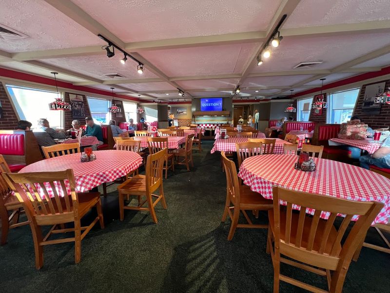 Old-School Vibes: Red Roofs And Cozy Booths