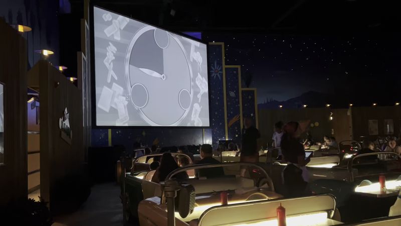 Vintage Car Booths Make Every Table Feel Like A Retro Ride-In