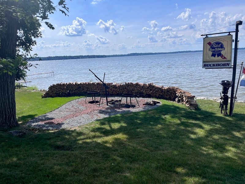 Lakefront Dining On Beautiful Lake Koshkonong