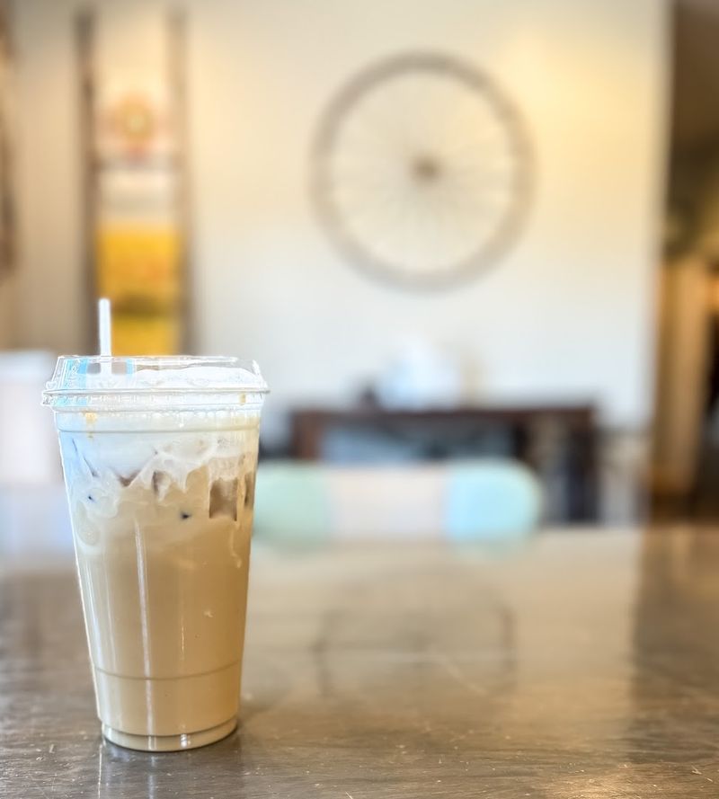 Coffee And Espresso Drinks That Pair Perfectly With Fresh Pastries