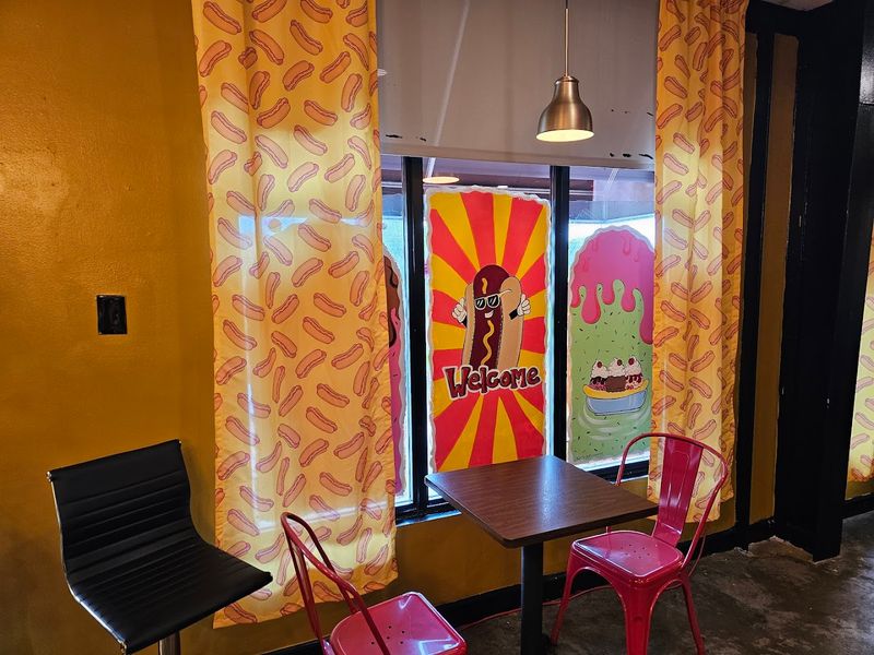 Mason's Hot Dogs & Burgers