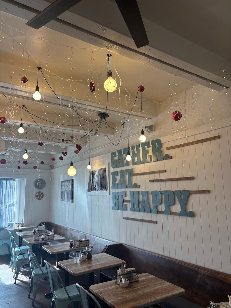 A Warm And Bright Atmosphere That Feels Nothing Like A Chain