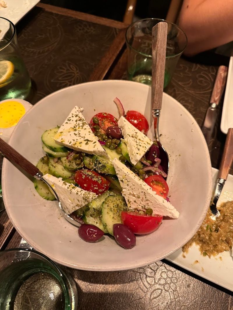 Fresh Salads That Prove Simple Ingredients Deserve Serious Attention