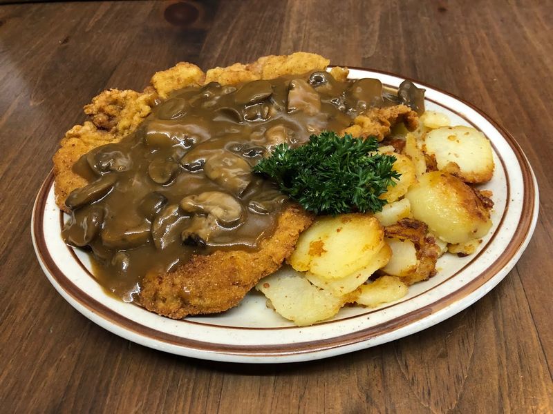 Why Zum Stammtisch Keeps Pulling People Back After Decades