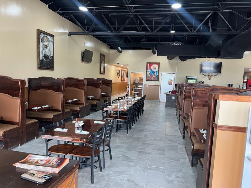 A First Look At The Restaurant And Its Atmosphere