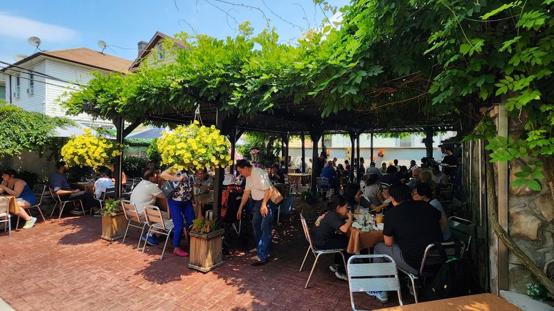 Vegan And Vegetarian Diners Are Genuinely Welcomed Here